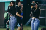 ¡Lío! Intentan imponer código de vestimenta a fotógrafa porque se ve bien