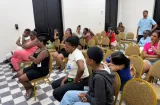 Atienden a familias afectadas por el sismo
