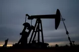 Petróleo de Texas sube hasta 102,78 dólares, al pendiente de Oriente Medio