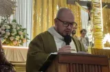 Cura salvadoreño: "pastores llenan más, iglesias católicas están vacías"