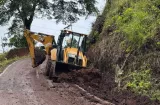Lluvias provocan derrumbes en la autopista Panamá-Colón