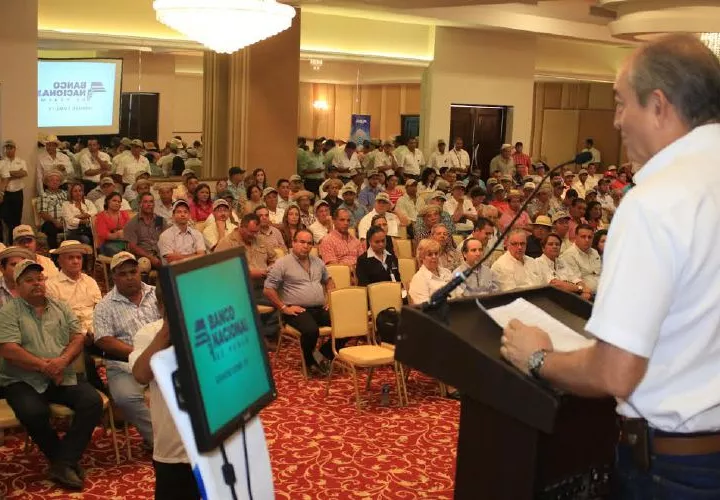 Para las autoridades del Banco Nacional de Panamá y el subgerente general de negocios, Juan Silvera, que durante la inauguración del V Encuentro de Productores Banconal 2016, presentó la actualización y ampliación del programa especial de financiamiento con una política de crédito expedita para sus clientes.