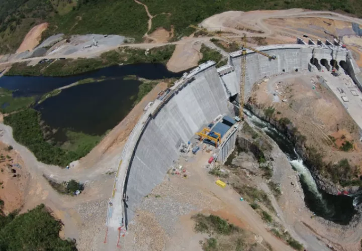 El Gobierno de la República de Panamá, reitera que, tal como se acordó en esta mesa, se mantiene el compromiso de no poner en operación, ni realizar llenado definitivo hasta tanto no culminen los acuerdos de las mesas técnicas de diálogo. /  Foto: Archivo