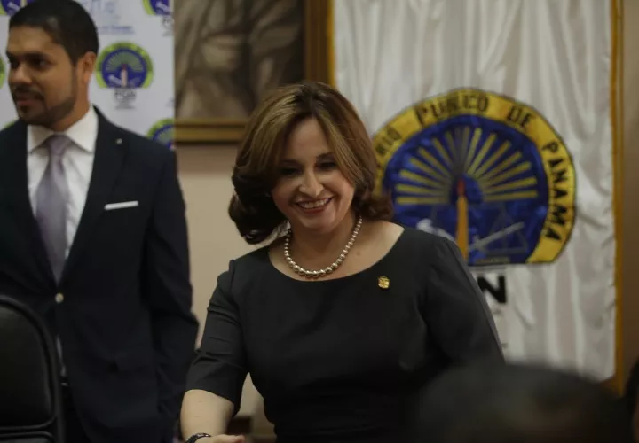 Para el Ministerio Público bajo control del Órgano Ejecutivo, pues ahora decidió abrir un nuevo expediente en contra del exministro de Seguridad José Raúl Mulino por un caso que ya se había investigado y que habría concluido con una resolución de sobreseimiento. Ya nadie se cree que esto no es motivado por odio.