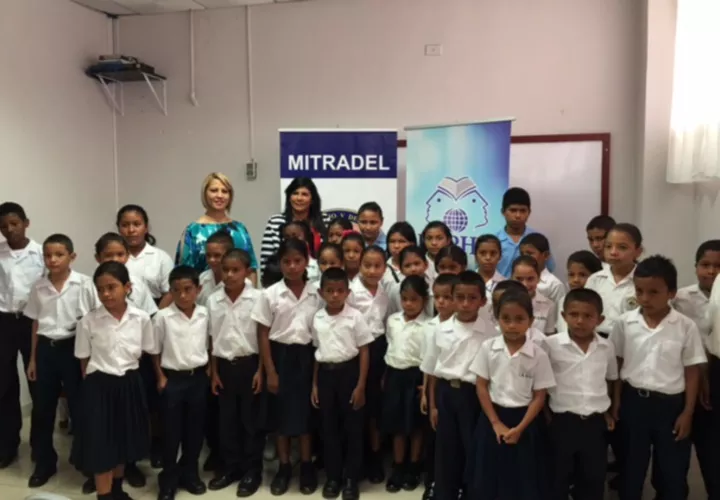 Para los 78 estudiantes de la provincia de Coclé que recibieron becas del programa de Acción Directa Gubernamental 2016 que ofrece el Ministerio de Trabajo y Desarrollo Laboral, conjuntamente con el Ifarhu, como parte del Comité de Erradicación del Trabajo Infantil (Cetippat).