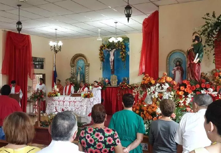 Después de la eucaristía, se procedió con la procesión del santo patrono en poblados veragüenses. José Manuel Adames
