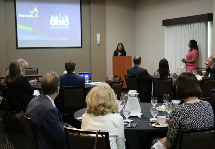 Para las gestiones que realiza actualmente la ATP para impulsar el turismo. La administradora Jennifer Champsour se reunió con la Cámara de Comercio británica y les expuso el tema “Retos y Oportunidades en la Industria del Turismo en Panamá”. Actualmente, la ATP se enfoca en atraer turistas de Rusia, Polonia y Turquía.