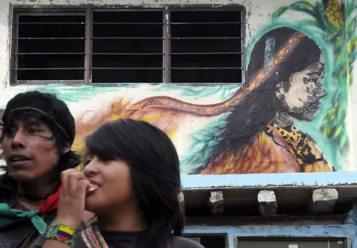 Imagen de archivo de indígenas de la etnia nasa wes'x.   /  Foto: EFE Archivo