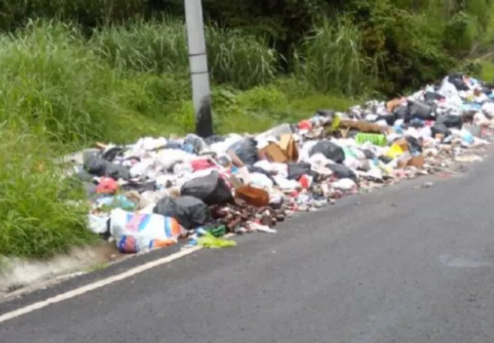 Para la Autoridad de Aseo, Urbano y Domiciliario que aún no resuelve el problema de la recolección de basura y más para el sector este de la ciudad capital, donde se han formando gran cantidad de “pataconcitos”. Los residentes esperan que vuelvan a contratar a la empresa que antes hacía este trabajo.