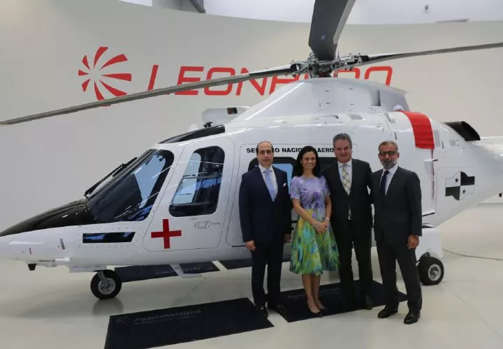 Para el gobierno de Juan Carlos Varela, que habló hasta la saciedad de que Finmeccanica había pagado coimas para su contrato de radares, pero ahora “to’ ‘ta bien”. Es la segunda empresa que criticaron en campaña y que ahora en el Gobierno hacen negocios. La primera fue Odebrecth. El colmo de la hipocresía.