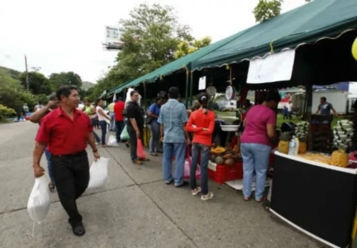 Para quienes tenían pensado ir este sábado a la feria libre que se realiza en la cancha Juan Demóstenes Arosemena en Arraiján. El IMA informó a la gente de Nuevo Arraiján, Vista Alegre, San José y áreas aledañas que solo por este sábado 13, la feria no se realizará por la celebración de las festividades de la junta comunal del sector.