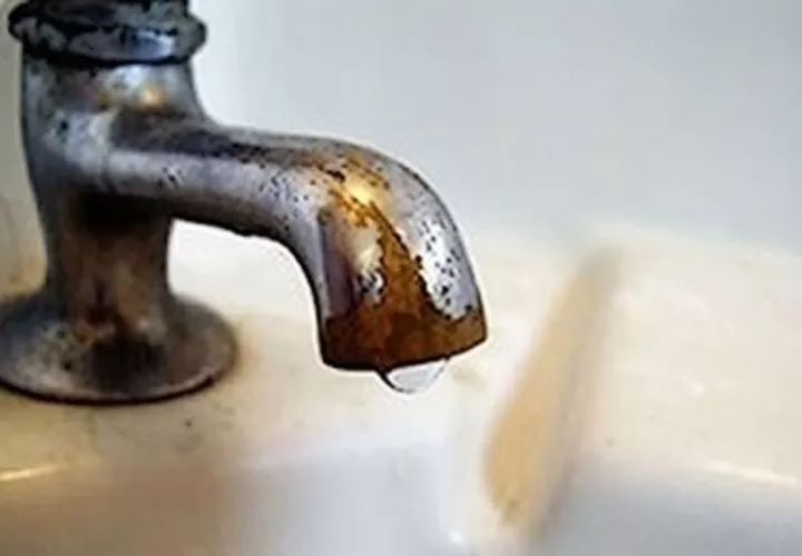 A la gente en El Chorrillo, Santa Ana, Instituto Nacional, Casco Viejo y San Felipe, pues el Idaan notifica que el suministro de agua potable será afectado hoy miércoles 10 de agosto, de 8:00 a.m. a 6:00 p.m. Esta suspensión del suministro será por un trabajo de cambio de válvulas en calles 26 y 27 en El Chorrillo.