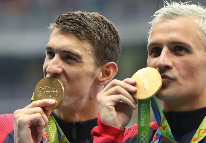 Ryan Lochte (derecha) junto a Michael Phelps Foto EFE