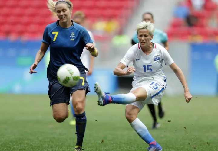 Megan Rapinoe lamentó el comentario de su compañera. Foto AP