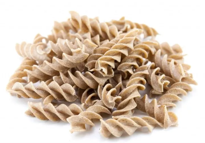 Mezcladas en salsa, en espirales de pasta o con forma de galleta y hamburguesas, son algunas de la maneras de acercar a los comensales las viandas preparadas a base de insectos comestibles, una industria de futuro que lidera Tailandia.  /  Foto: EFE