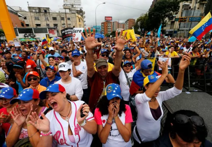 Algunos analistas estiman que para la oposición es crucial lograr una masiva participación en la marcha.  /  Foto: AP Archivo