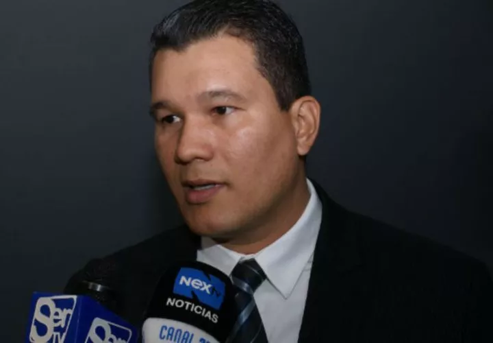 Para el presidente de la Comisión de Gobierno, Justicia y Asuntos Constitucionales de la Asamblea Nacional de Diputados, Quibián Panay, quien según algunos de sus colegas tiene estancado el tema de las reformas electorales. Le recuerdan que tiene hasta el 31 de octubre para resolver el tema, sino pondrá al Tribunal Electoral en apuros.