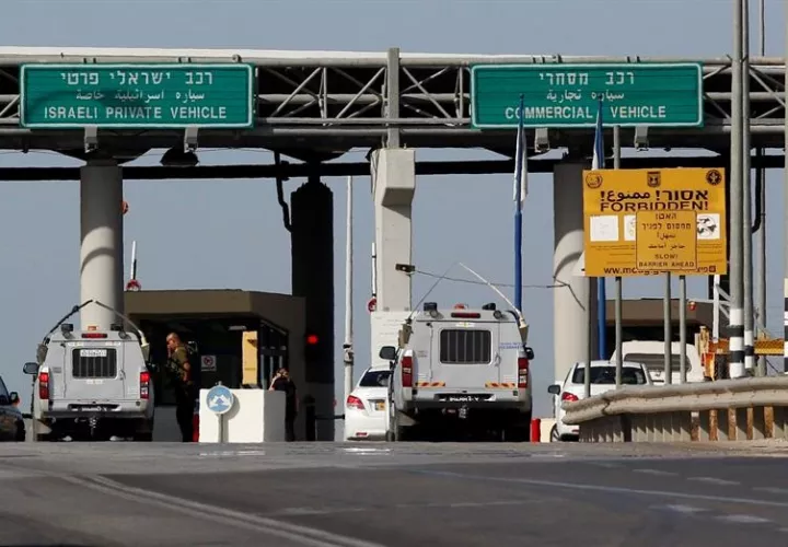 Vista general del puesto de control israelí de Elayo en la ciudad cisjordana de Qalqilya, hoy, 21 de septiembre. /  Foto EFE