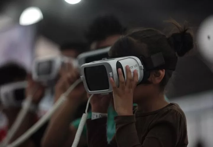 Están la música, el cine, los videojuegos... y ahora la realidad virtual también reclama en China un espacio propio en el mundo del entretenimiento, al margen de sus conexiones con esas otras disciplinas.   /  Foto: EFE