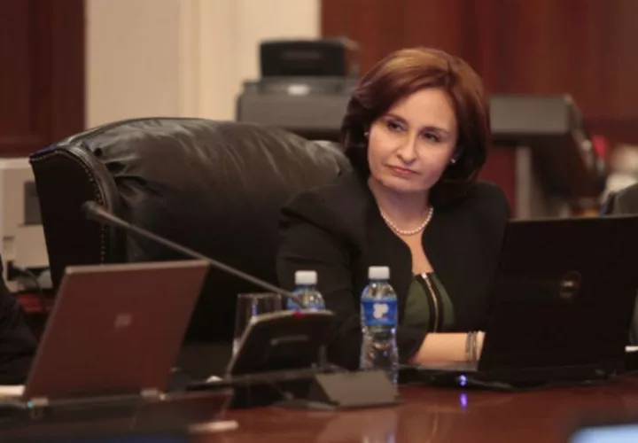 Para el gobierno de Juan Carlos Varela, que ahora la emprende contra figuras de medios de comunicación que critican su gestión. Lo que ha sucedido con la conducción de Riccardo Francolini es muestra inequívoca de esta nueva fase en la persecución del actual gobierno a través del Ministerio Público.