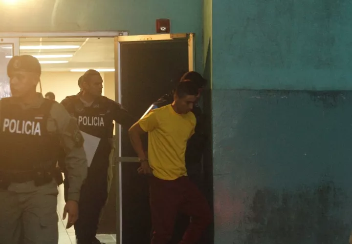 A todas las parejas que están confrontando problemas, ya sea en lo económico, lo sexual, infidelidad u otras dificultades. Si existe el peligro de que la situación se torne violenta, busquen consejo de familiares o de un terapeuta. Casos como el asesinato de un hombre a su mujer en El Naranjo de Chepo, no deben repetirse.