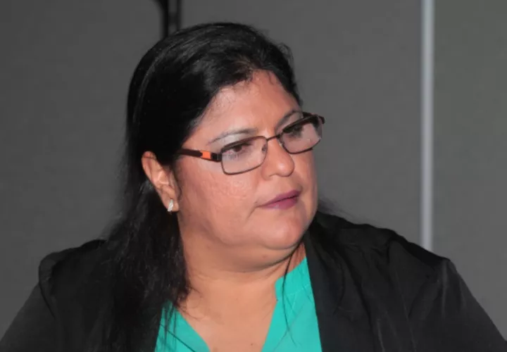 Para la necedad que está demostrando el Ministerio Público en tratar de forzar el caso inventado de la Caja de Ahorros. Prácticamente no hay un solo abogado independiente en el país que no haya repetido lo que todos sabemos. No hay delito, el préstamo se pagó. Trataron de forzar en el caso a la Caja de Ahorros y se ha negado.