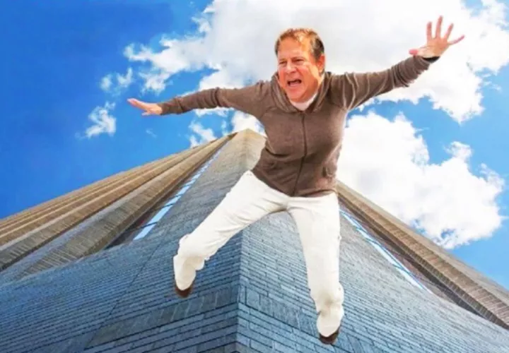 Para el gobierno de Juan Carlos Varela, pues la nueva caída que ha sufrido en el índice de aceptación de su gestión, mostrada en la encuesta de Dichter & Neira, prueba que nadie cree en su cuento de transparencia. Hay que hacer un golpe de timón en la conducción del Estado.