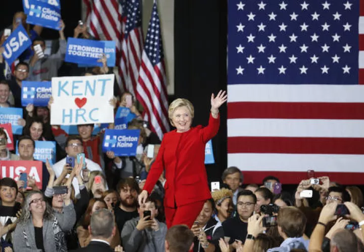 Los últimos 14 años, y 20 en total, la encuestadora Gallup dijo que Clinton era la mujer más admirada por los estadounidenses.   /  Foto: AP Archivo