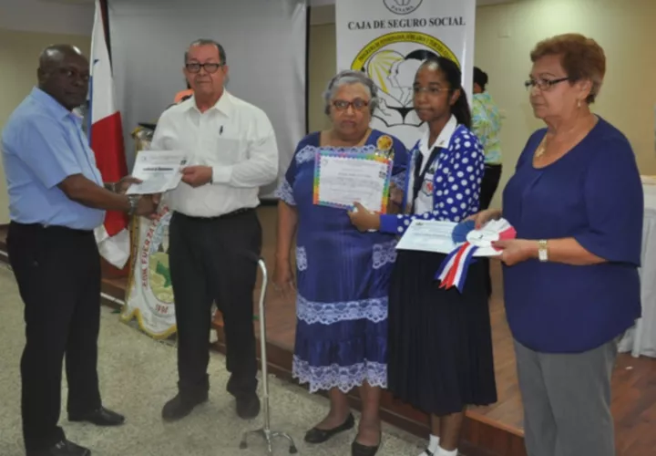 Para el programa nacional de Jubilados, Pensionados y Tercera Edad de la Caja de Seguro Social, que culminó la semana del adulto mayor con la premiación del concurso literario en la modalidad de ensayo, en coordinación con el Ministerio de Educación. 