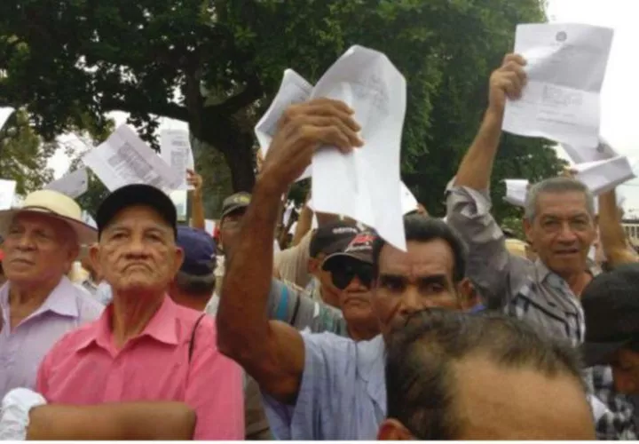 Quieren su décimo. Foto: Archivo.