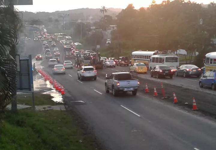 Al Gobierno Nacional y a la Secretaría del Metro de Panamá, para que consideren la petición de decenas de miles de chorreranos para que la Línea 3 del Metro llegue hasta La Chorrera. Un grupo de la sociedad civil ha iniciado una campaña de firmas, a través de Change.org, para pedir que esto se haga realidad.