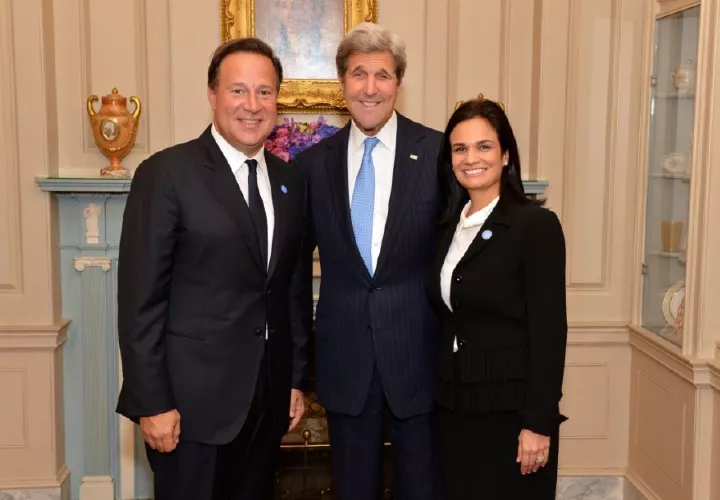 Para el gobierno de Juan Carlos Varela, que ha pretendido atribuirse como un logro de su administración la extensión de la tortura a los trabajadores del grupo Gese. No ha habido un solo momento en el que Varela o la canciller se hayan parado firme y exigir a EE.UU., lo único que debe exigirse. ¡Que los saquen de la Lista Clinton!