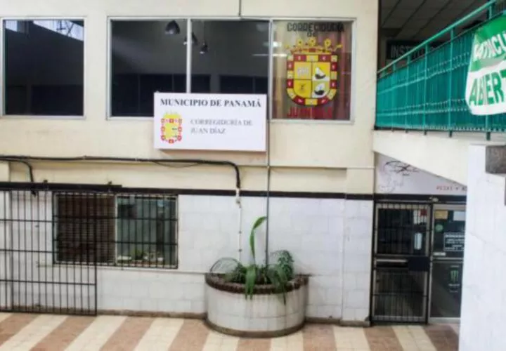 Para la corregidora del corregimiento de Juan Díaz, Elizabeth Argüello, quien continúa haciendo su labor al servicio de la comunidad resolviendo las quejas que diariamente llegan a su despacho. 