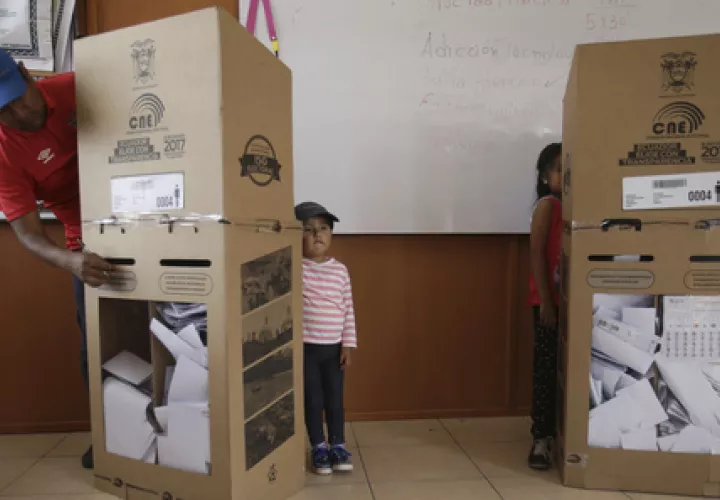 Las encuestas apuntan a que el balotaje será cerrado. / Foto: AP