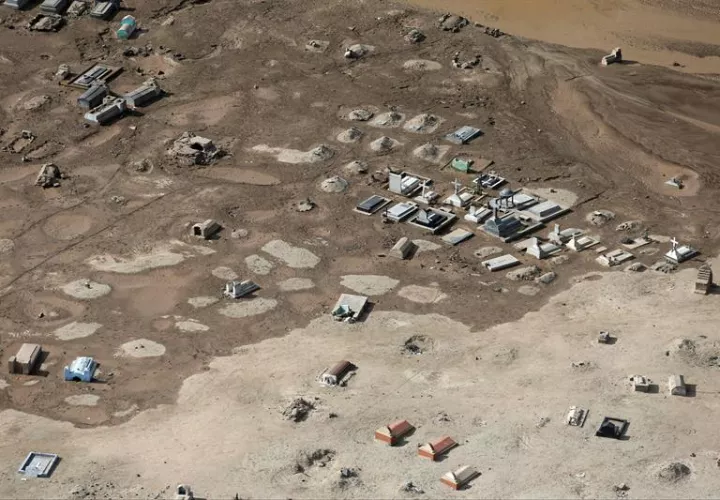 Fotografía aérea muestra urbanizaciones inundadas en la ciudad de Trujillo (Perú). EFE