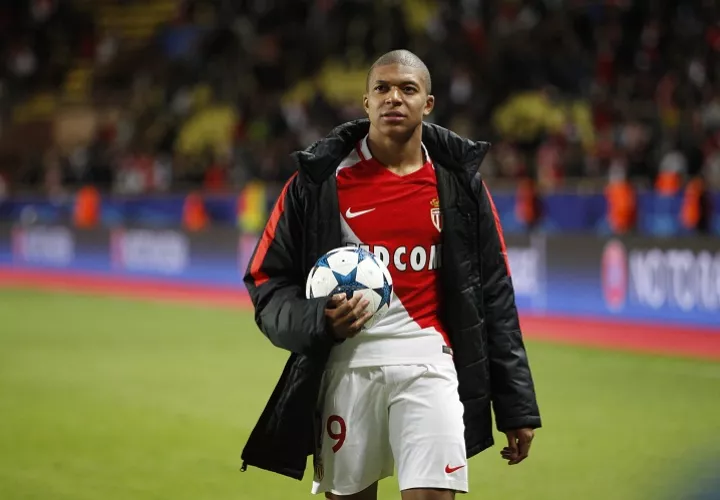 Kylian Mbappé, el delantero de moda en la Champions. Foto AP