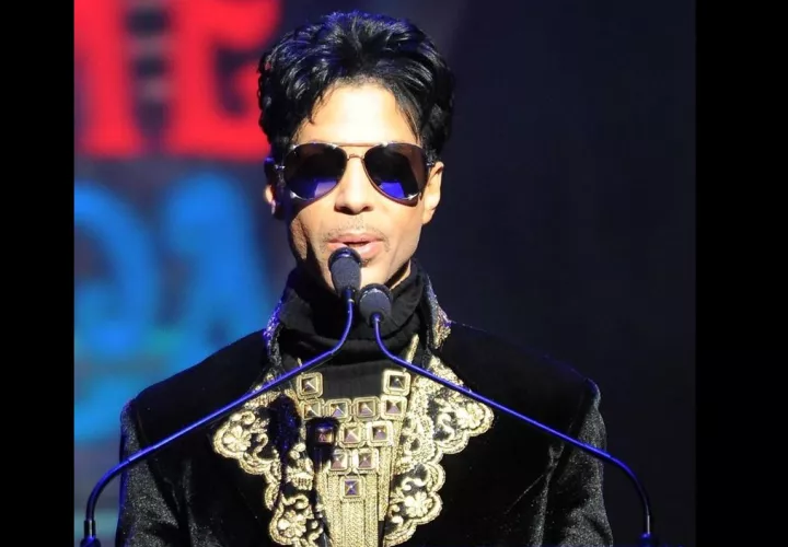 El músico estadounidense Prince, fallecido el 21 de abril de 2016, en Minesota, por una sobredosis de opiáceos. EFE/Archivo