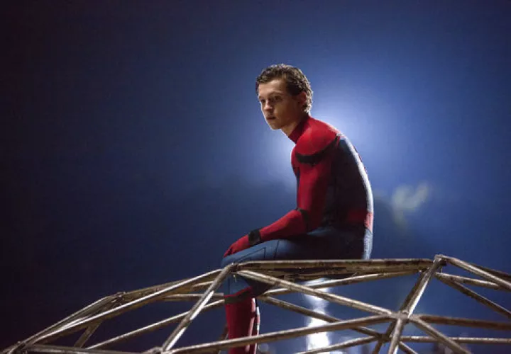 Esta imagen de Columbia Pictures muestra a Tom Holland en una escena de "Spider-Man: Homecoming". (Chuck Zlotnick / Columbia Pictures-Sony a través de AP)