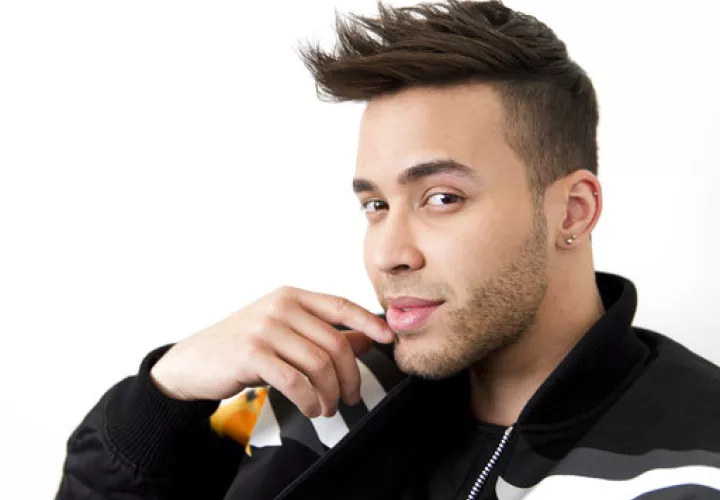 Mientras llega el maratón, Prince Royce estrenará este viernes el video de su éxito “Ganas locas” con Farruko a través de plataformas digitales y Telemundo. /  Foto: AP