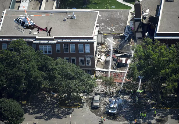 Cinco personas fueron llevadas heridas al hospital, aunque una fue dada de alta poco después. /  Foto: AP