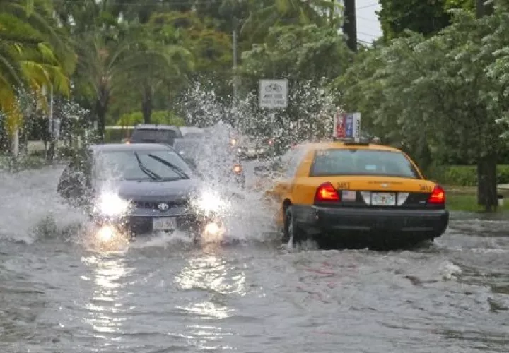Se prevé que la tormenta mantenga esa dirección y toque tierra la tarde de este lunes en Yucatán para después cruzar hacia el Golfo de México.  /  Foto: AP Ilustrativa
