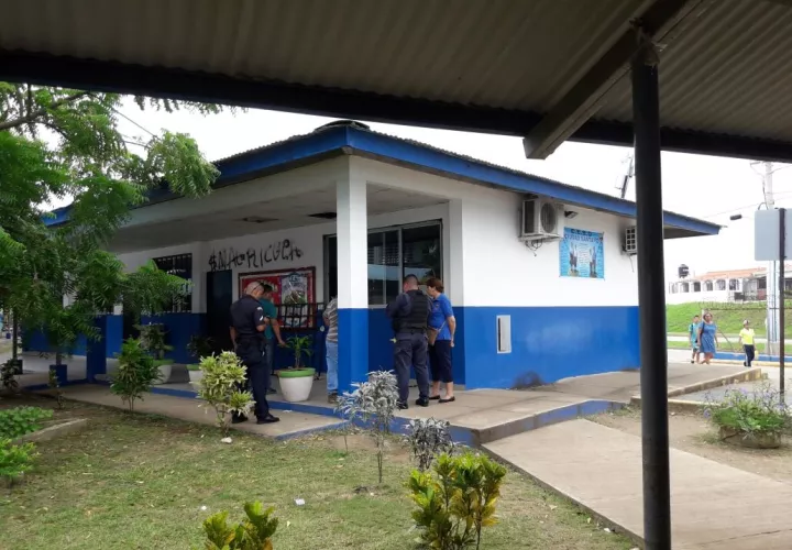 El plantel fue vandalizado tres veces en menos de una semana.