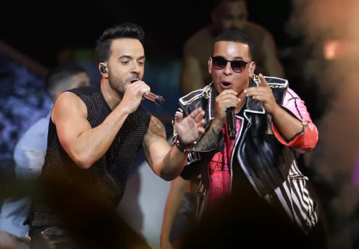 Luis Fonsi y Daddy Yankee.  /  Foto: AP Archivo