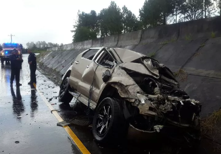 Así quedó el vehículo.  Foto: Cortesía @BRCP