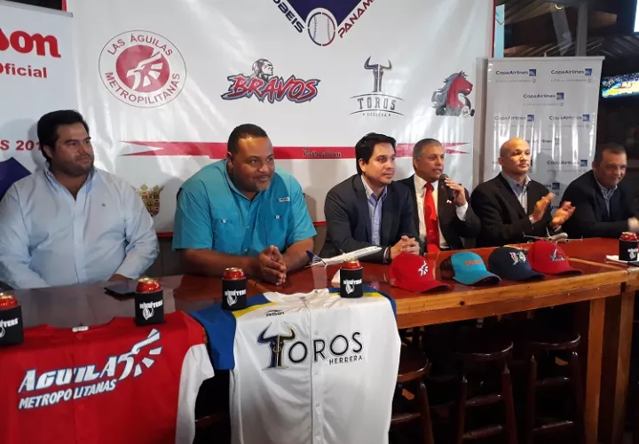 Directivos y patrocinadores de Probeis./ Foto Cortesía