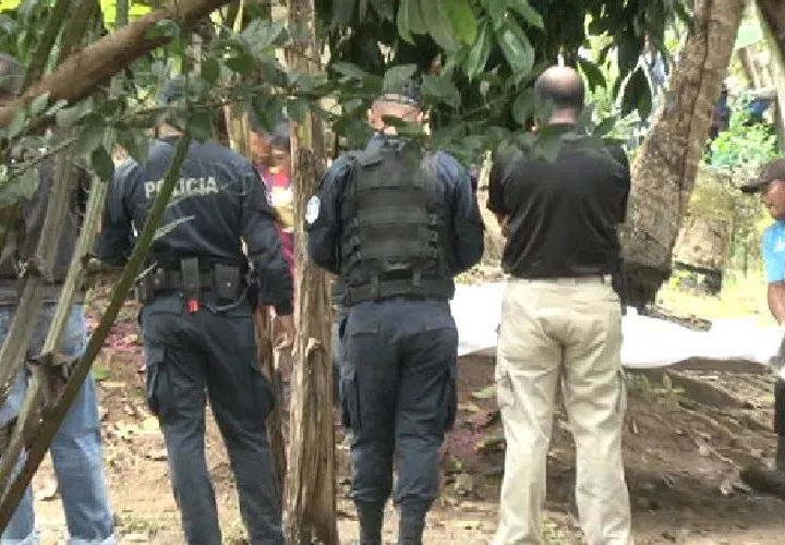 Personal del SINAPROC sacó el cuerpo del agua.. Fue trasladado a la morgue judicial en David. 