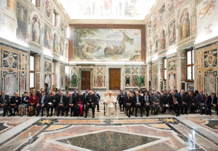 La carta de condolencias fue dirigida al arzobispo de Malta, Charles Scicluna, durante muchos años un funcionario del Vaticano hasta que fue designado obispo de Malta en 2012. AP