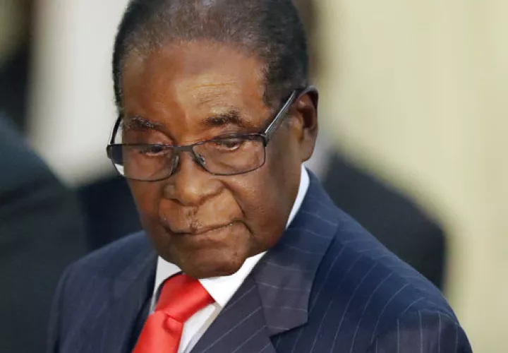 En esta foto de archivo fechada el martes 3 de octubre de 2017, el presidente zimbabuense, Robert Mugabe. / AP