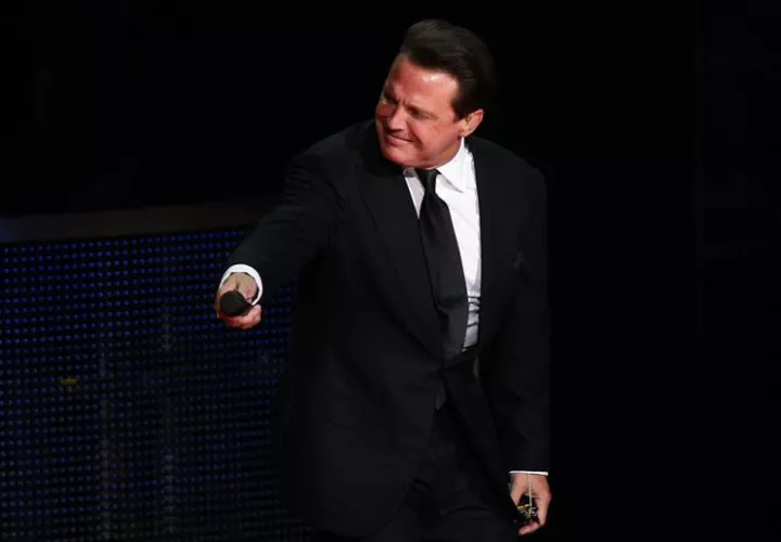 El cantante Luis Miguel estrena este 27 de octubre la canción "La Fiesta del Mariachi", su regreso a la música tras un tiempo alejado de los focos y anticipo de su nuevo álbum, que se publicará a fines de noviembre, informó hoy Warner Music. EFE/ARCHIVO