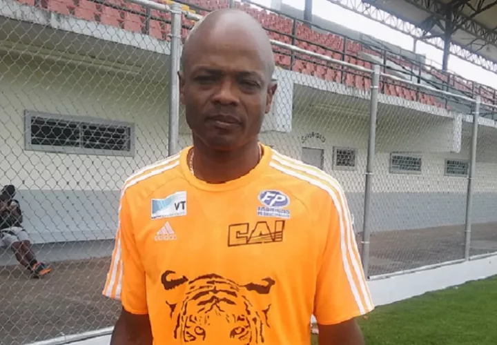 El estratega panameño citó este lunes a los preseleccionados en el estadio Rommel Fernández. Foto: Grupo Epasa